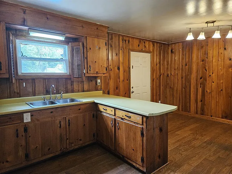 108 Hillandale Rd — Photo 5