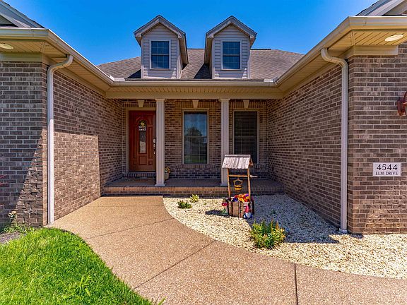 2nd image of 4544 Elm Dr
