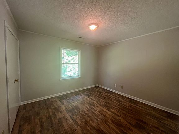 5th image of 1312 Linwood Rd