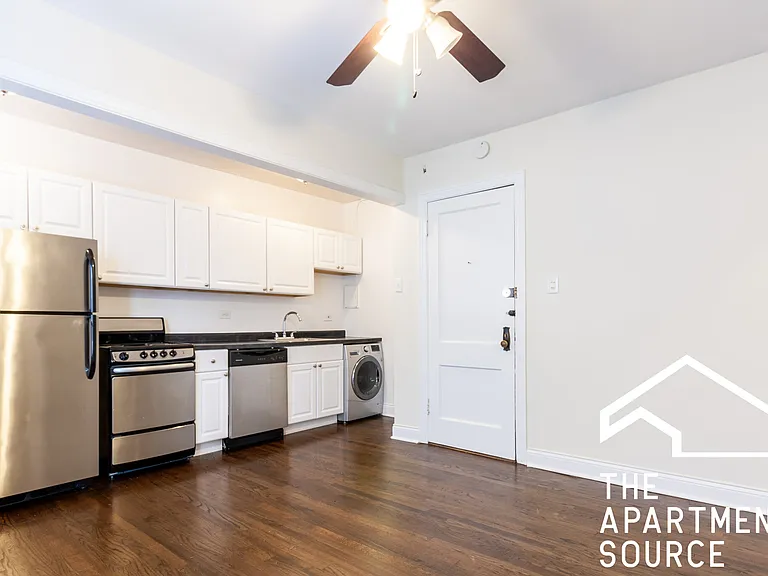 3345 N Marshfield Ave #406 — Photo 4