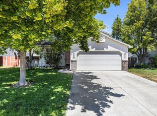 2324 E Spicewood Ave, Nampa, ID 83687