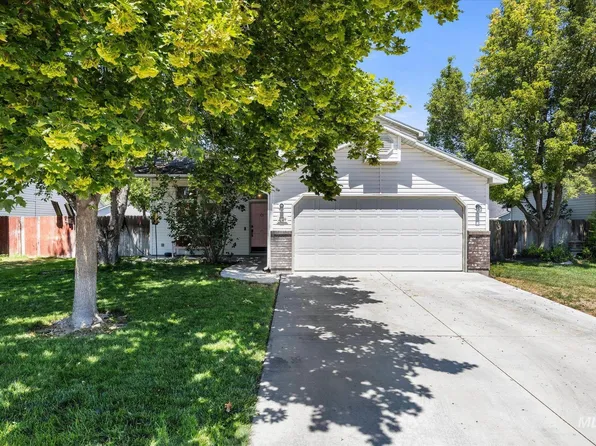 2324 E Spicewood Ave, Nampa, ID 83687