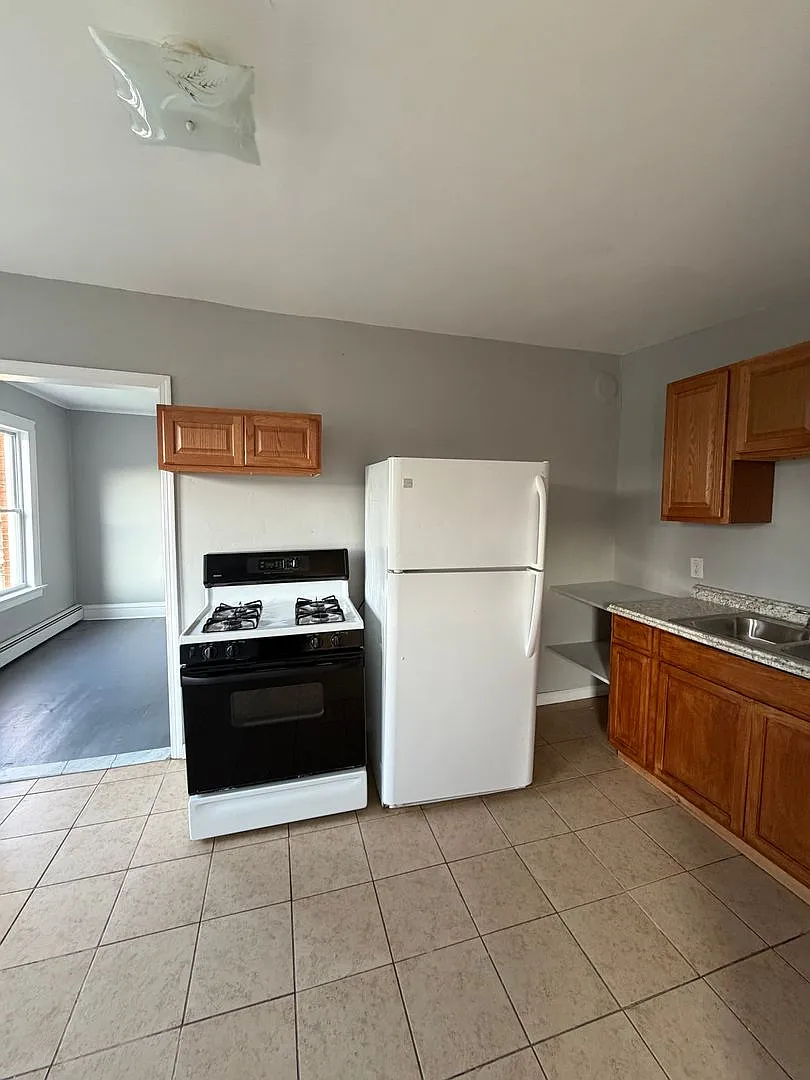 103 Glen St, Llc — Photo 1