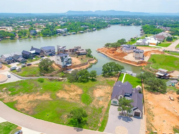 11 LEGENDARY ESTATES Drive, Kingsland, TX 78639