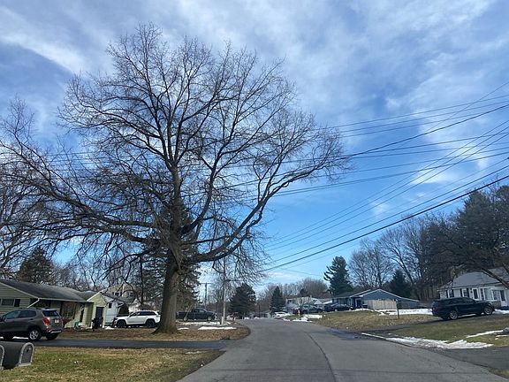 3rd image of 126 Sheraton Rd