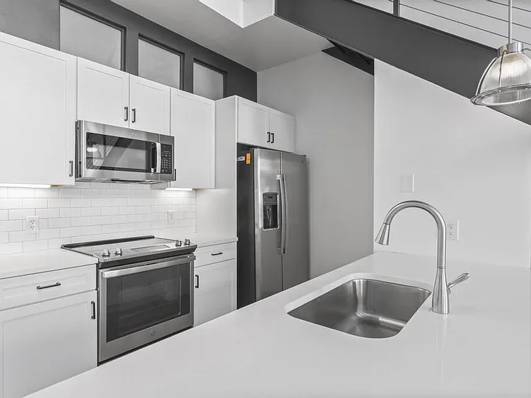 17th Street Lofts — Photo 10