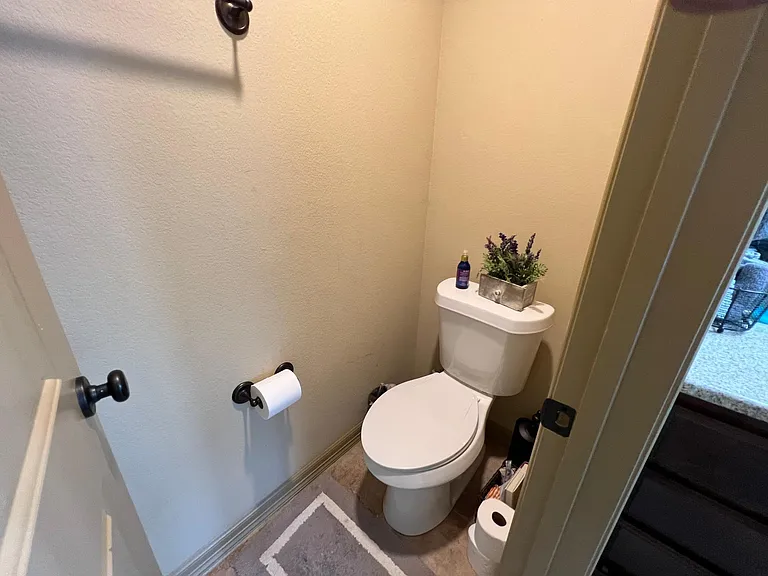 543 Drury Ln — Photo 8