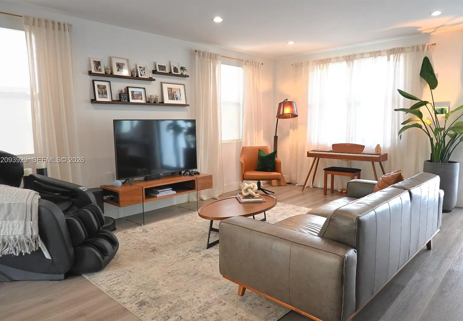 New Biscayne Condo — Photo 3