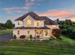 14 Knoll Ln, Rocky Hill, CT 06067