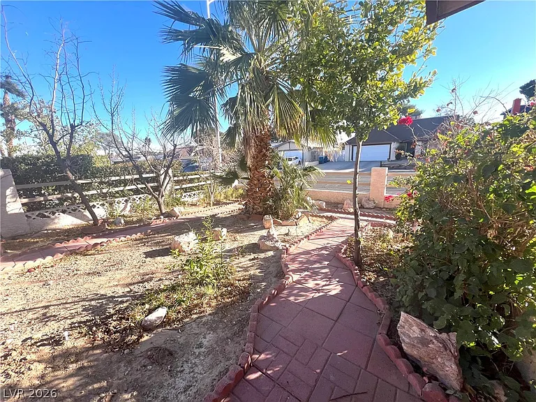 7054 Fenway Ave — Photo 2