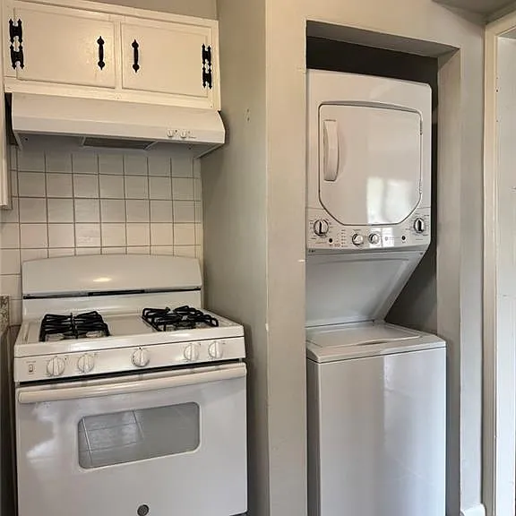 1582 Lincoln Ave SE — Photo 8