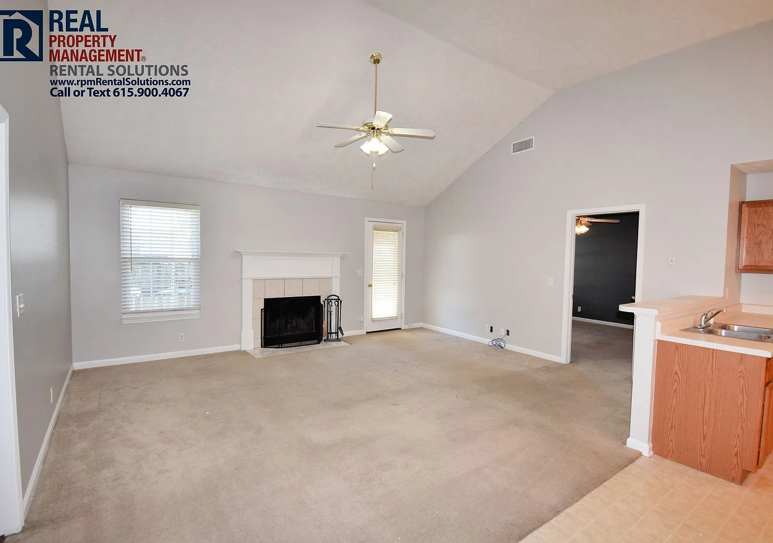 3BR/2BA in a great location in Murfreesboro! Attached garage & fence! — Photo 2