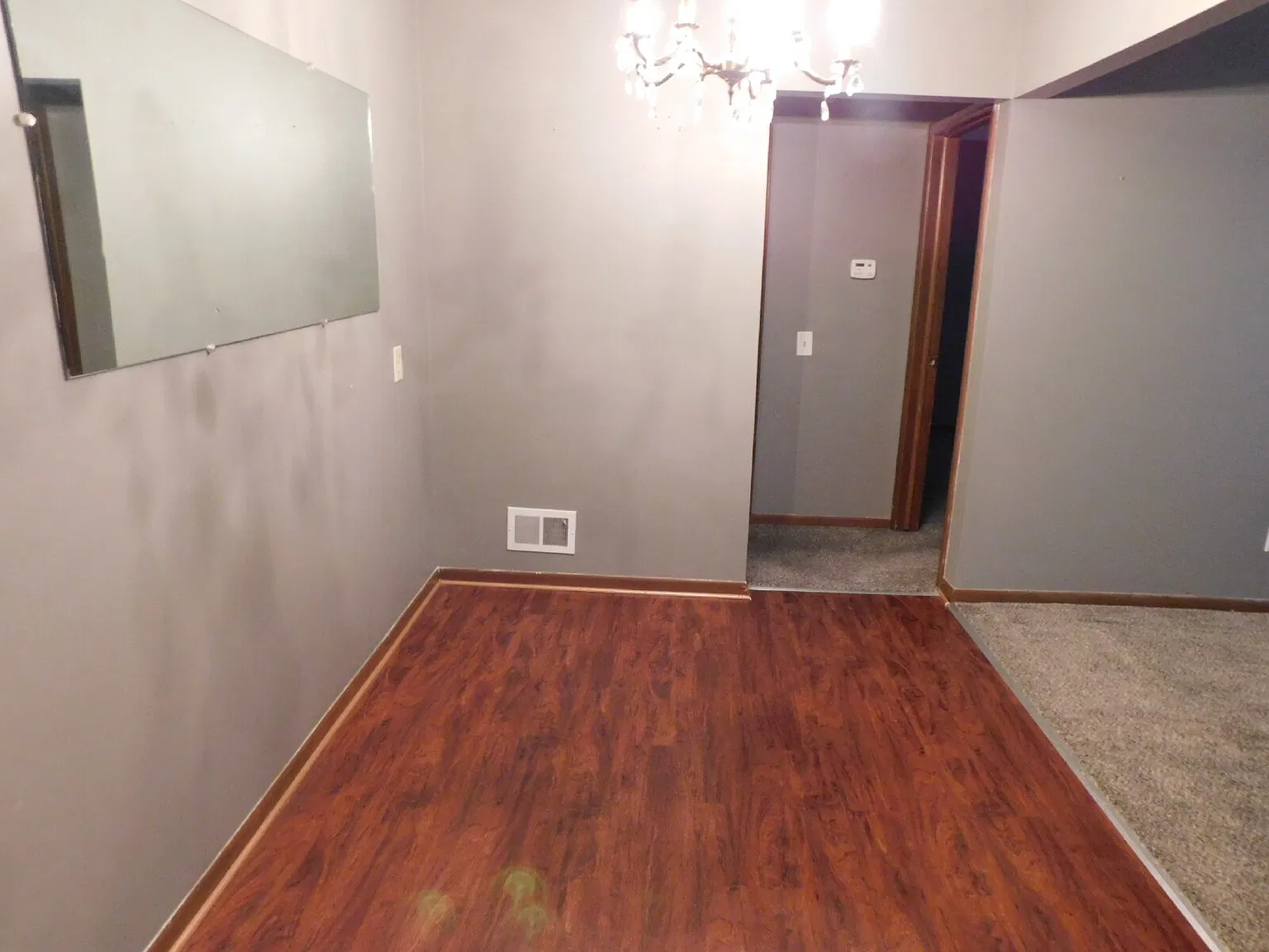 1 bed, 1.0 bath, 806 sqft, $975 — Photo 3