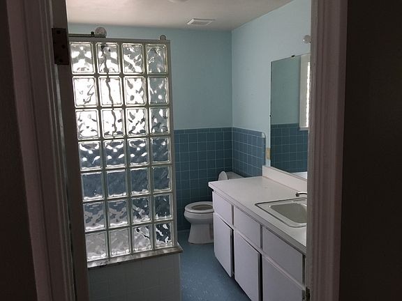 Full Bath, main level