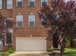 70 Two Rivers Dr, Edgewater, MD 21037