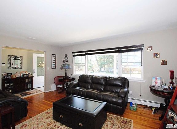 3rd image of 7 Trescott St