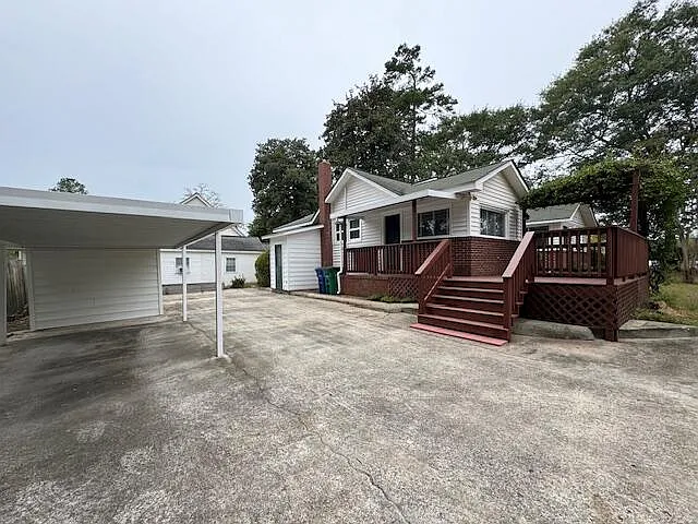 816 York St NE — Photo 25