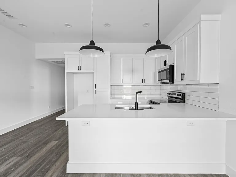 3018 Henry St #A — Photo 7