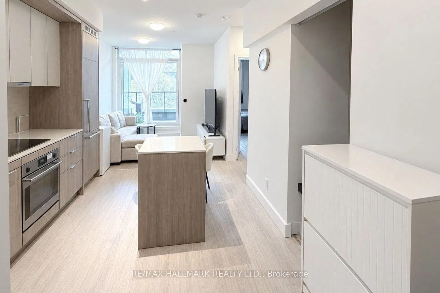 2 bed, $2,500 — Photo 3