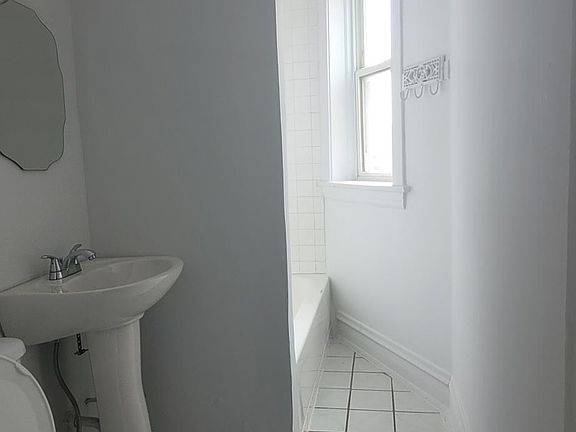 4th image of 2128 S Lawndale Ave APT 3