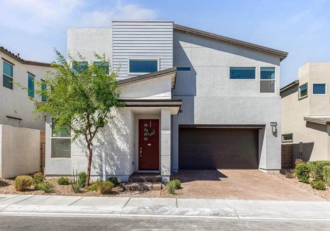 4 bed, 2736 sqft, $3,000 — Photo 1