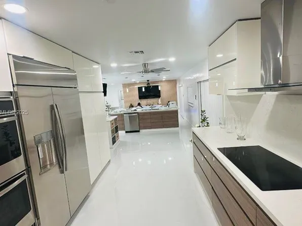 541 SE 17th Ave, Deerfield Beach, FL 33441