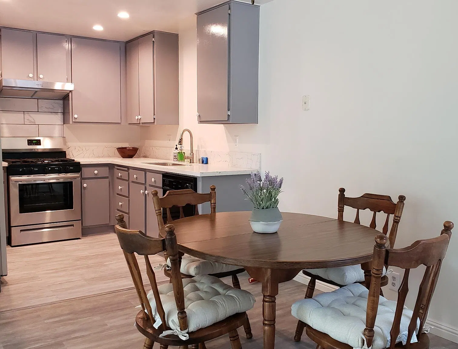 2 bed, 970 sqft, $2,800 — Photo 2
