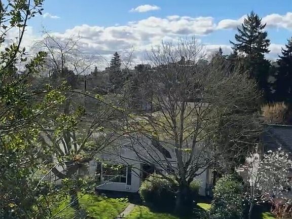 5th image of 4546 47th Avenue SW