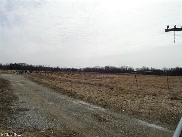 2nd image of 3801 Wood Rd