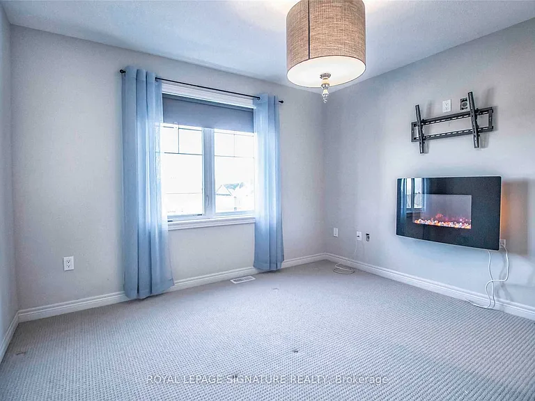 225 Westbank Trl — Photo 16