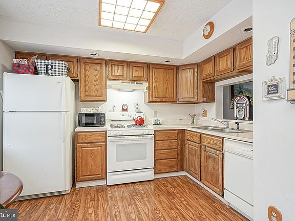 4th image of 701 Stillhouse Ln