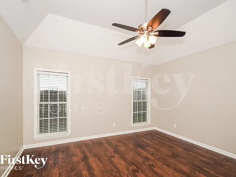 129 Addison Dr — Photo 7