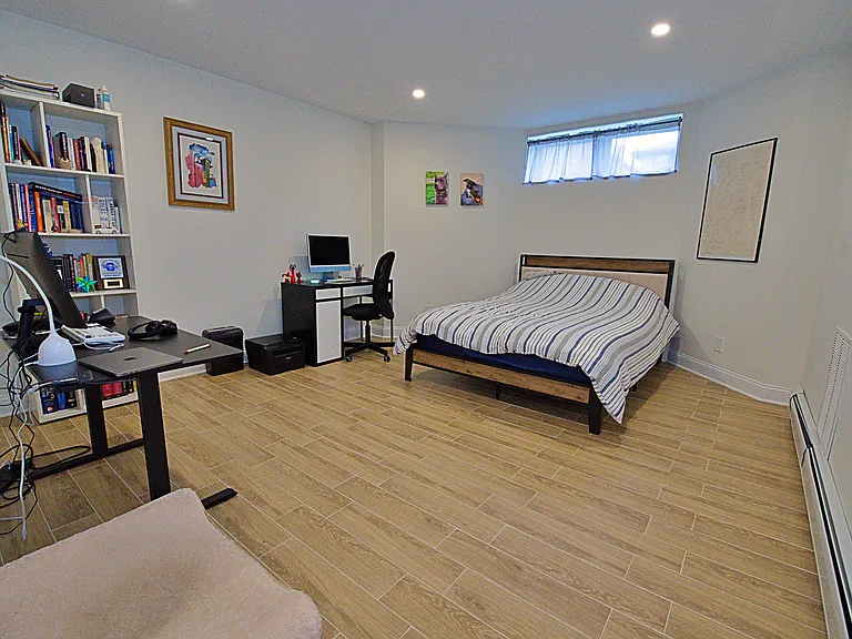 2408 Hammett Ave — Photo 25