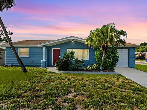 3022 Holiday Lake Dr, Holiday, FL 34691