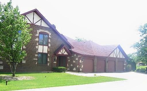 1st image of 213 Lake Dr APT 1A