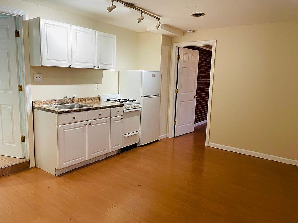 1st image of 217 Rose Ave #3