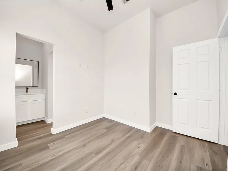 8025 Peachtree St #D — Photo 26