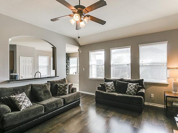 5th image of 103 Avery Springs Ln
