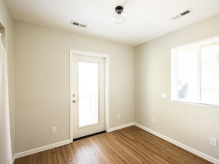 8717 NE Webster St #B — Photo 25