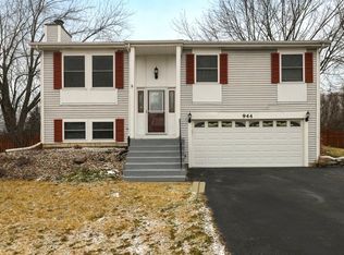 944 Surf Ct, Bartlett, IL 60103