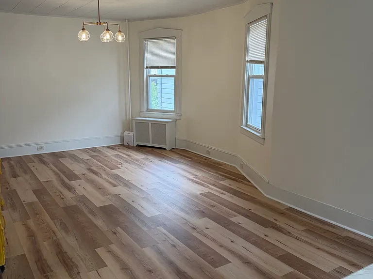 18 E 2nd St #2 — Photo 2