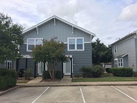 4th image of 1725 Harvey Mitchell Pkwy S APT 4611