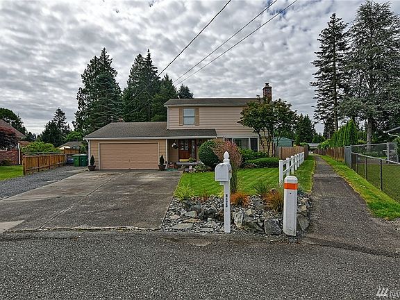 3rd image of 8123 54th Dr NE