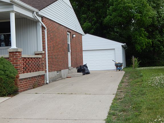 3rd image of 2172 Grice Ln