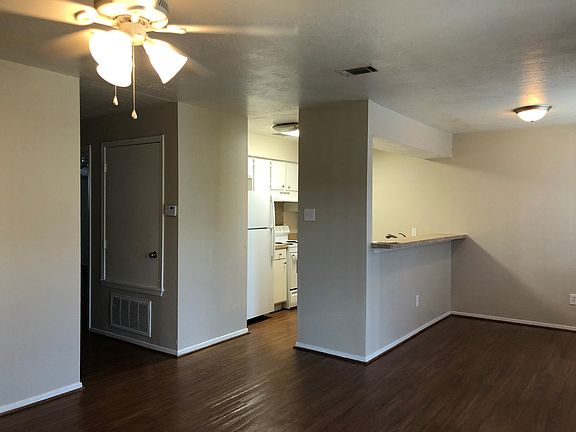 3rd image of 2601 Pecan Ridge Dr #C