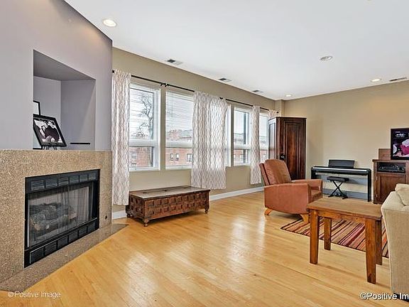 5th image of 2233 W Lawrence Ave #1