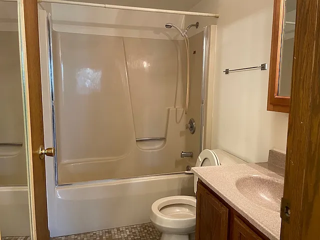 1168 Lowell Dr — Photo 9