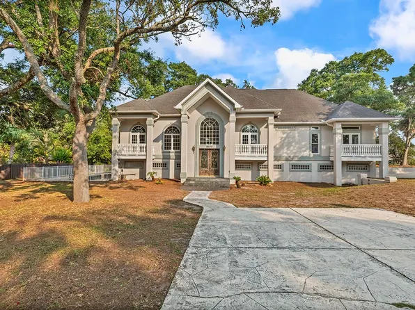 8100 N Ocean Blvd., Myrtle Beach, SC 29572