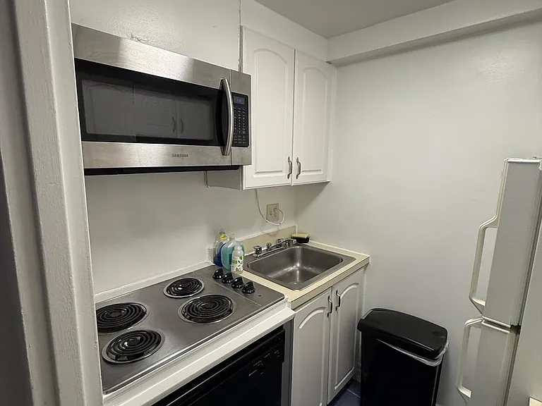 2141 I St NW — Photo 12