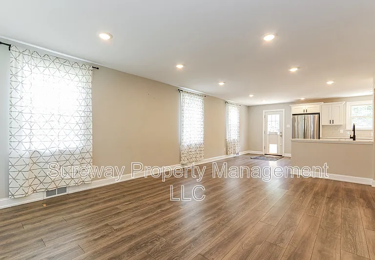 350 Larchwood Rd — Photo 4